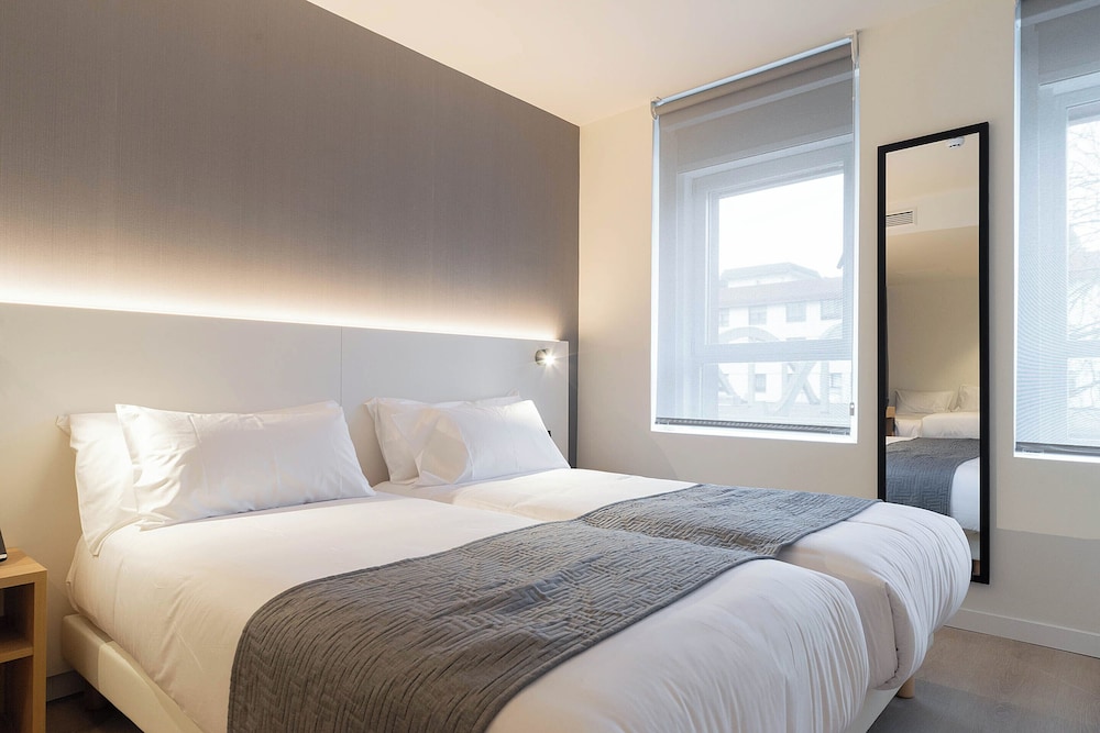 Hotel Distrito Oeste 20/50