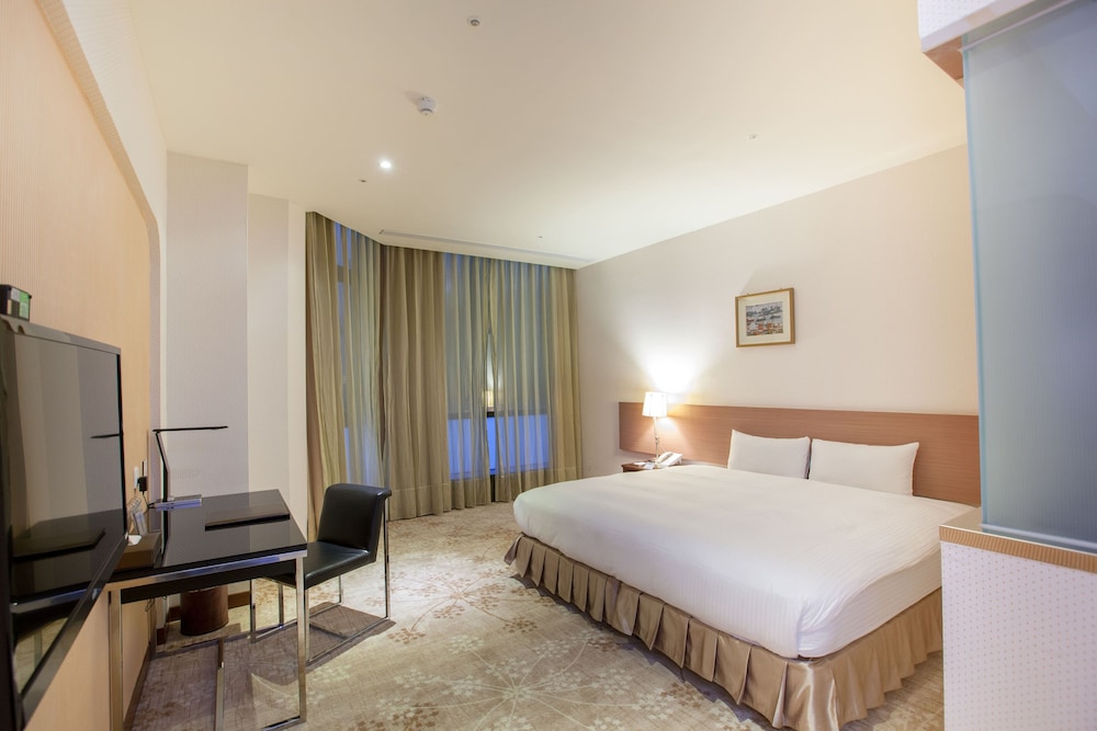 DELUXE, DOUBLE BED