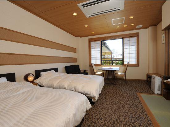 Room, Twin Beds
