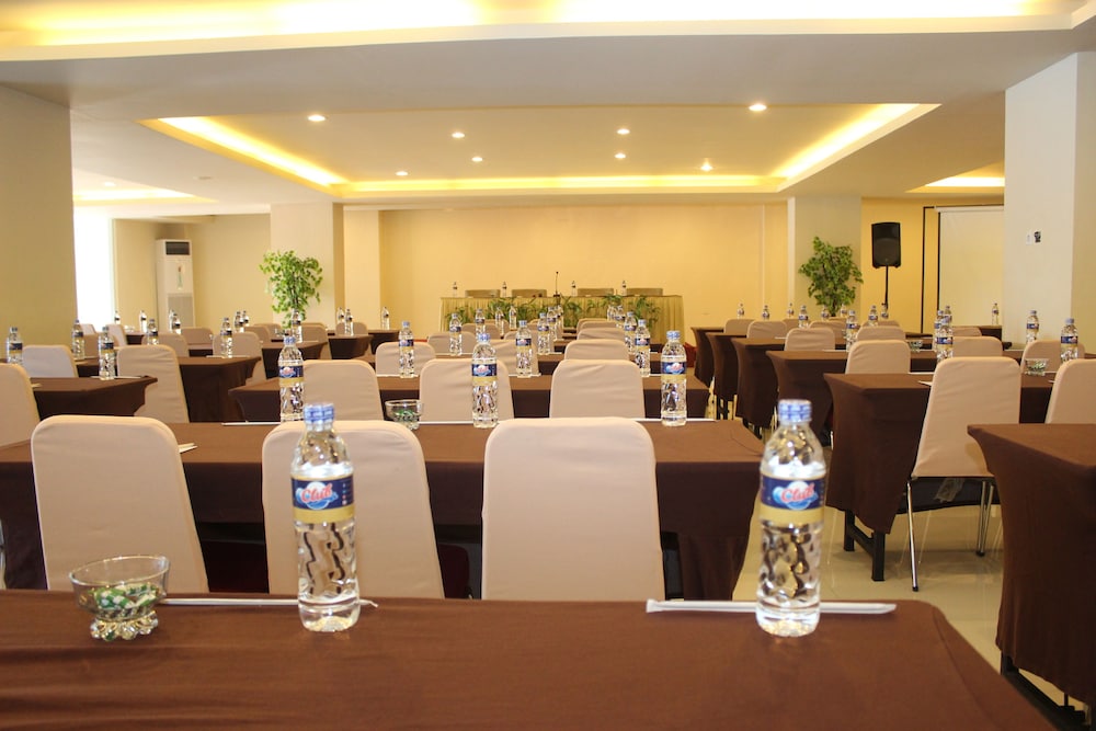 Grand Asia Hotel 35/43