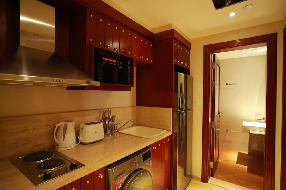 Al Liwan Suites Rawdat Al Khail 45/45
