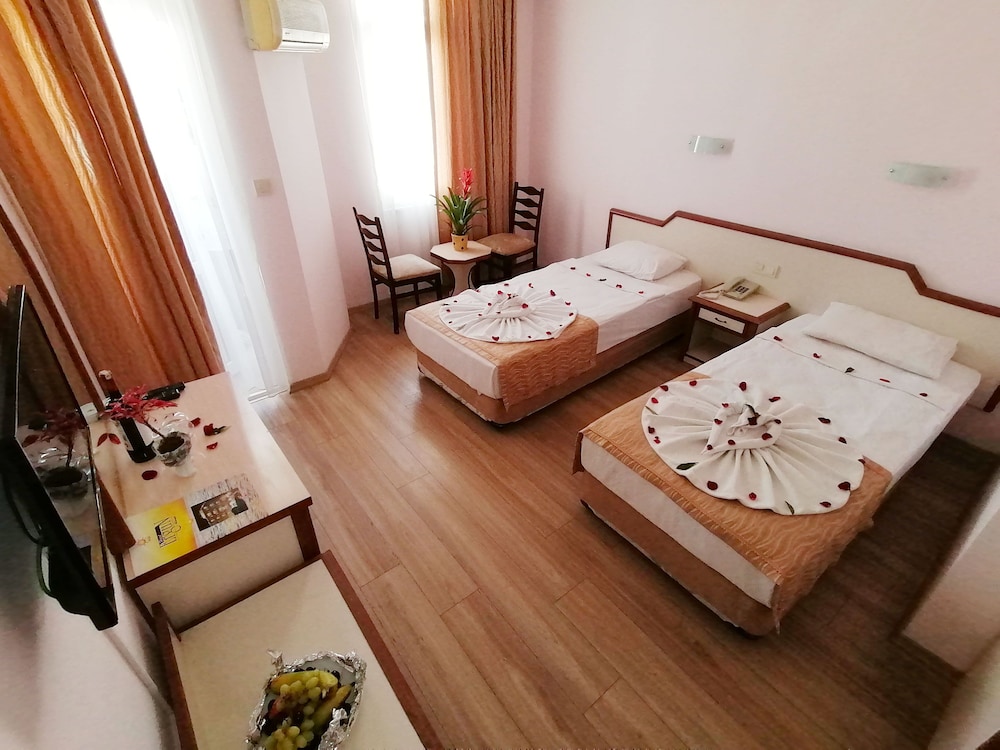 Ergun Hotel 15/50