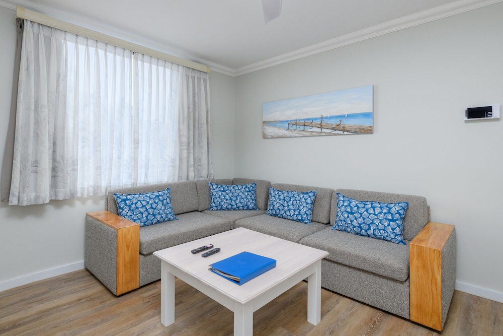 Suntide Hotel 15/36