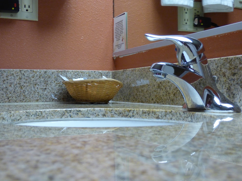 Coronada Inn and Suites 42/47