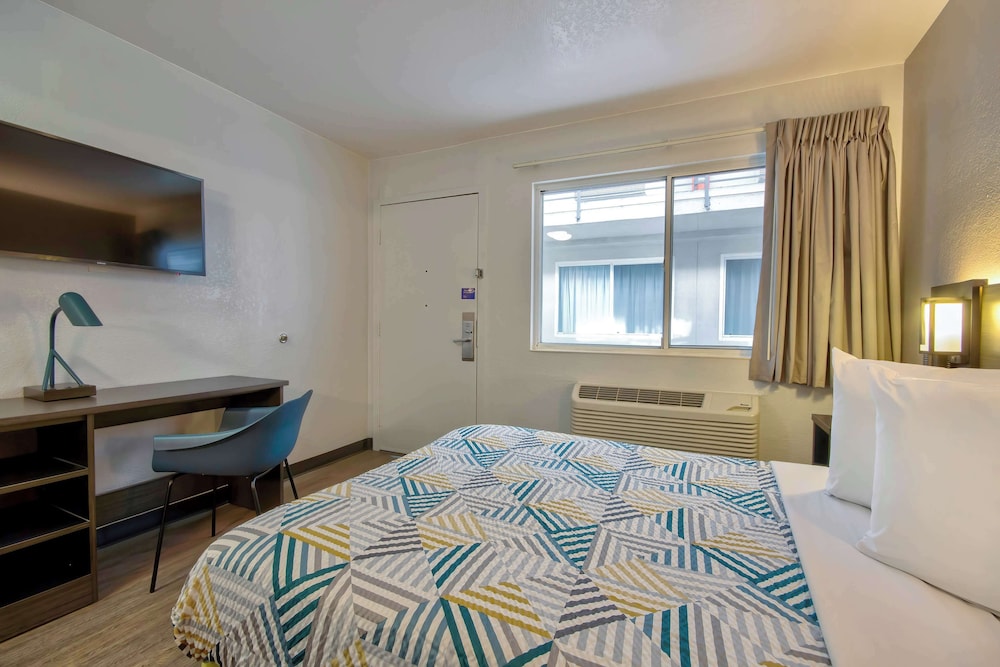 STANDARD, DOUBLE BED, ACCESSIBLE