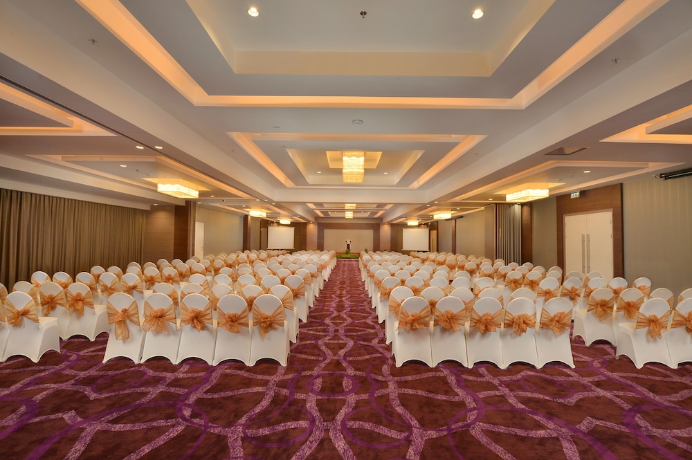 Platinum Adisucipto Hotel Conference 47/51