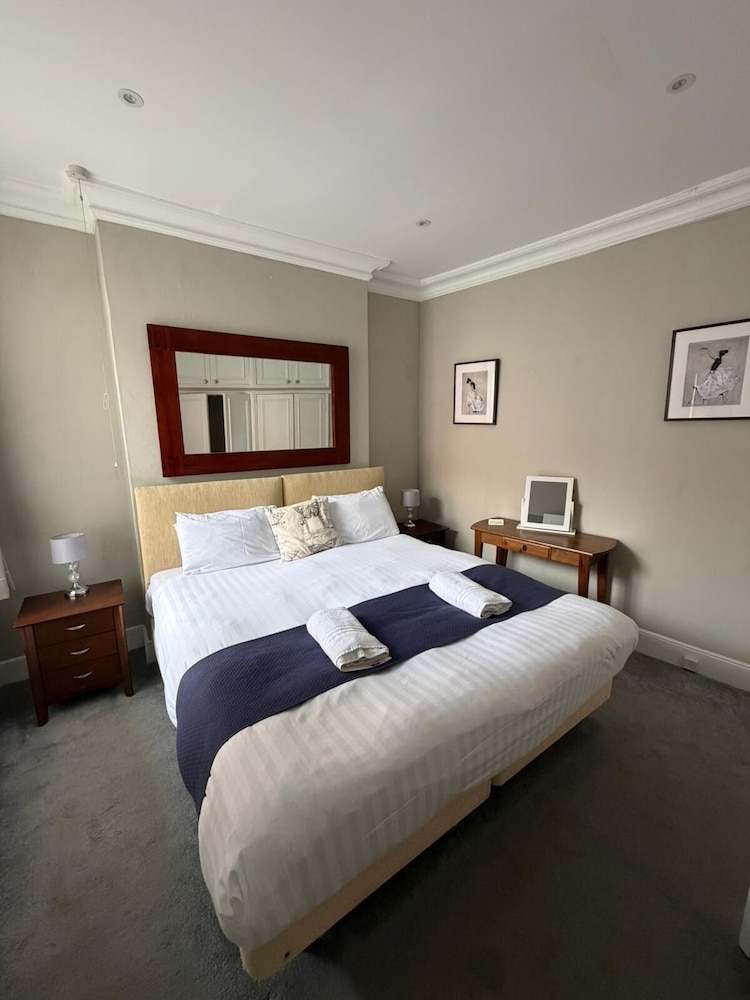 The Fielding Hotel 20/74