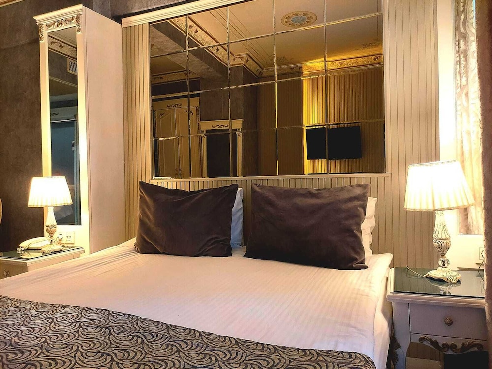 LEYENDA HOTEL 41/50