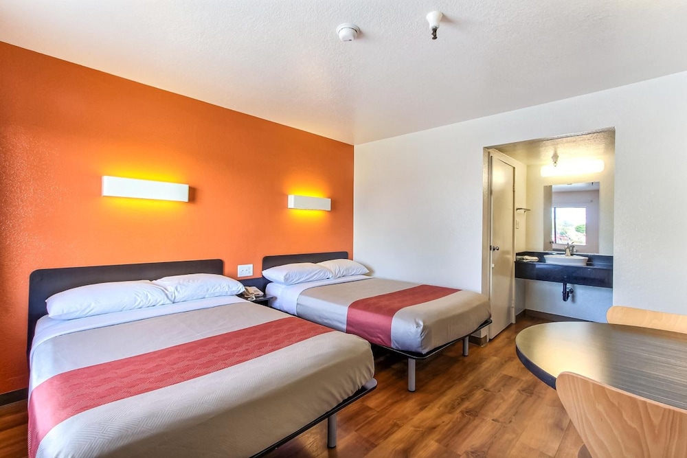 Motel6 Watsonville, CA - Monterey Area 26/64