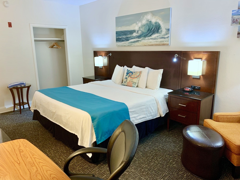 Hotel Pensacola 16/65
