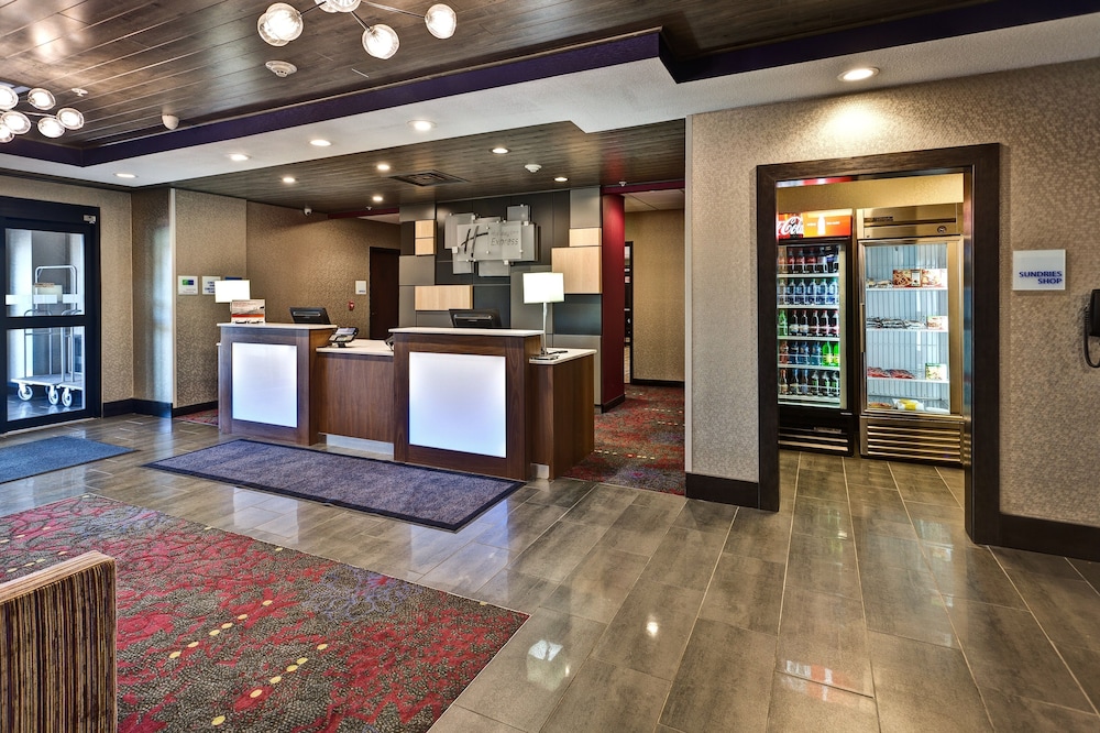 Holiday Inn Express Hutchinson 14/47