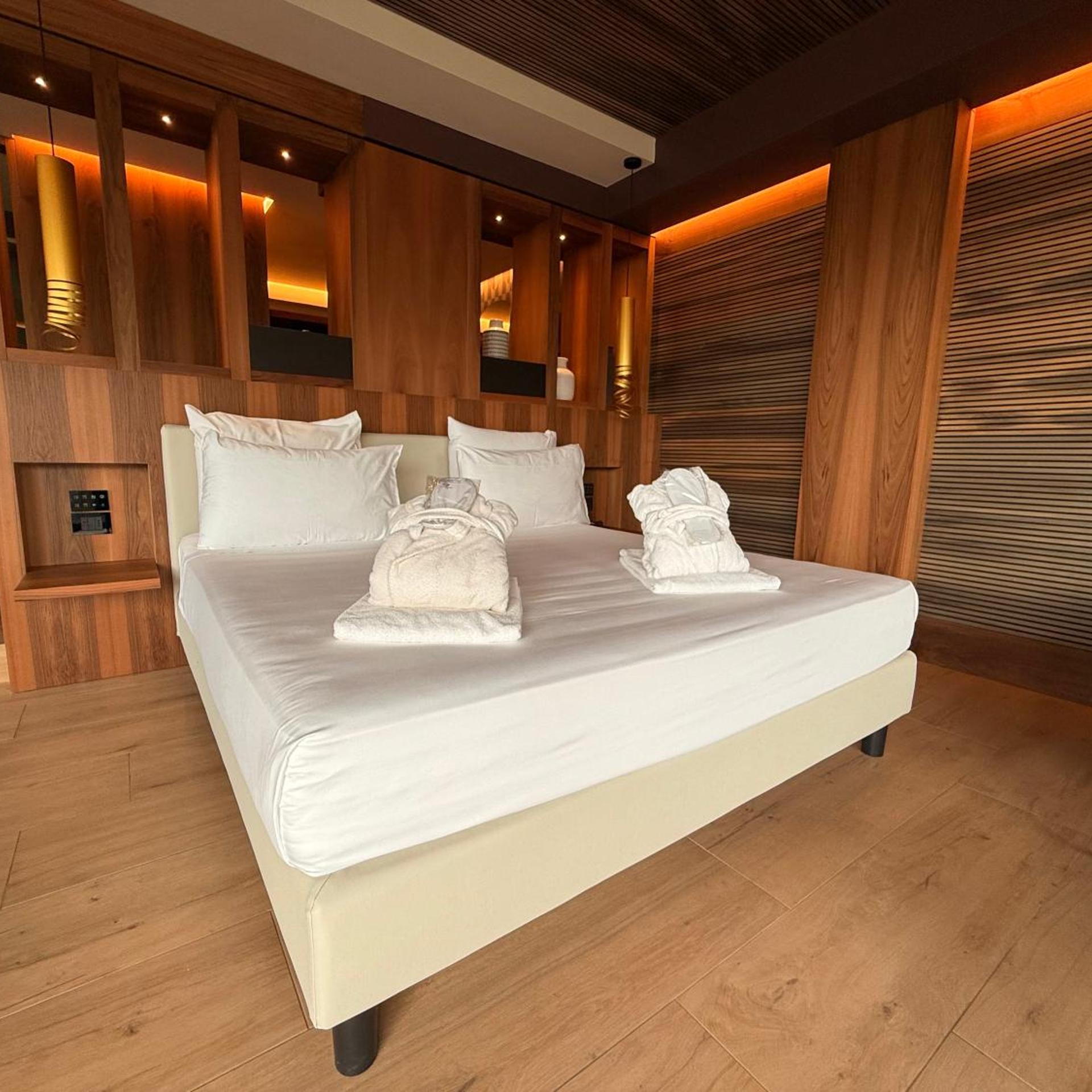 Junior Suite, Lake View, Hot Tub