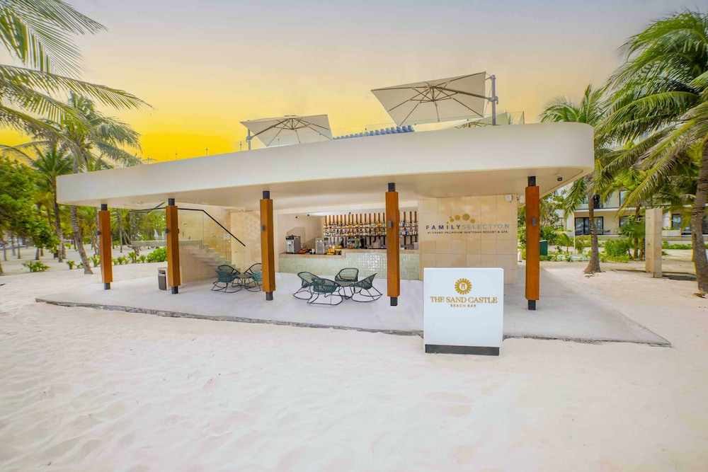 Family Selection At Grand Palladium Kantenah Resort & Spa 7/50