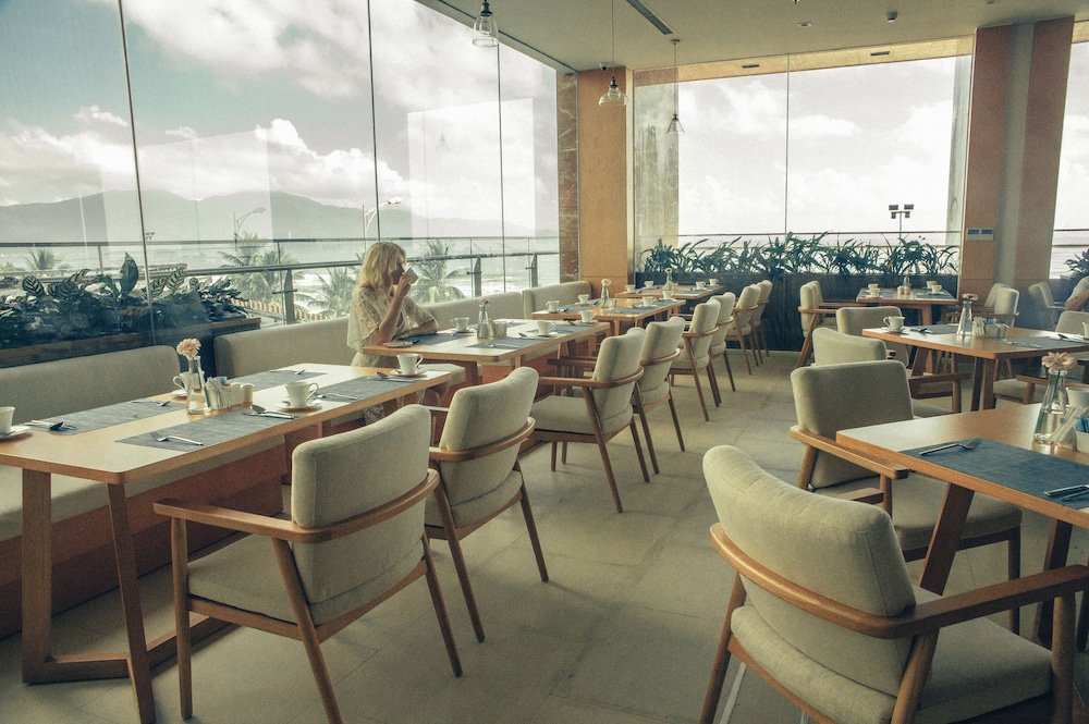 TMS Hotel Da Nang Beach 57/68