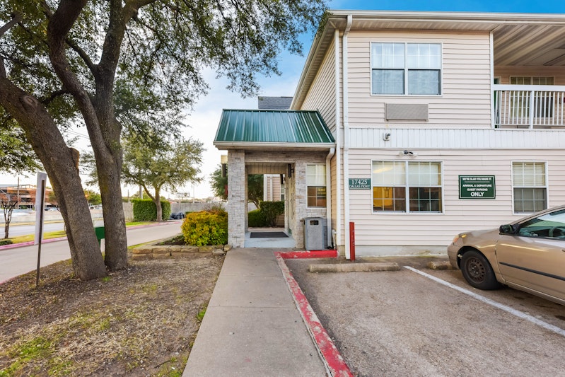 Hometowne Studios Dallas - North Addison/Tollway 9/16