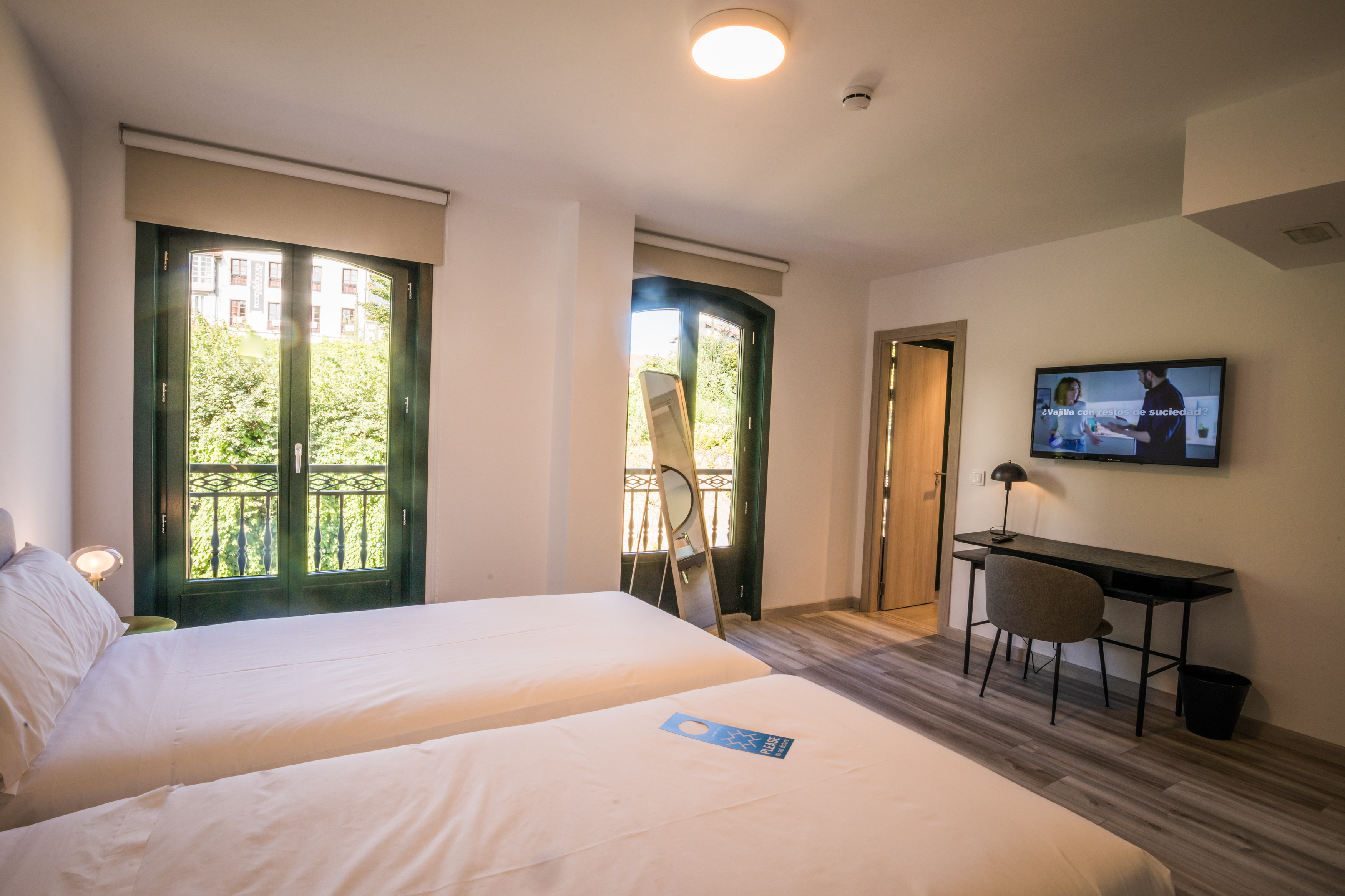 Standard, Double or Twin Bed