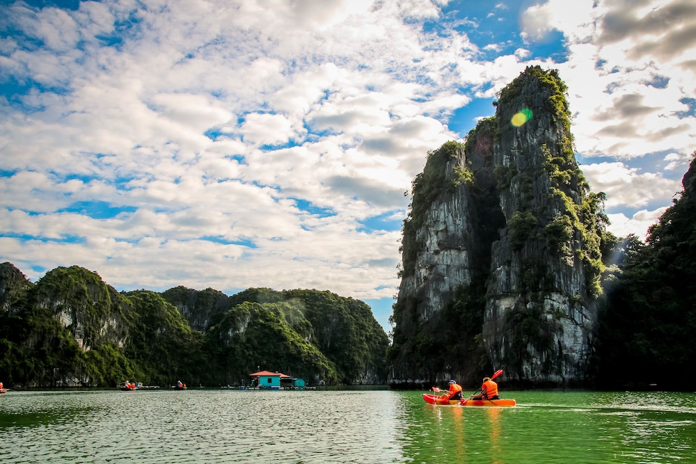 Signature Royal Halong Cruise 27/36