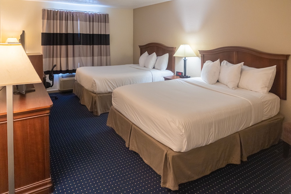 Cottonwood Suites Savannah Hotel and Conference Center 36/71