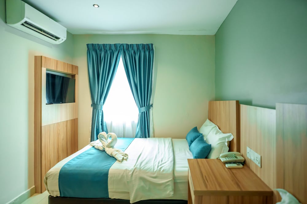 Alaxis Hotel 30/57