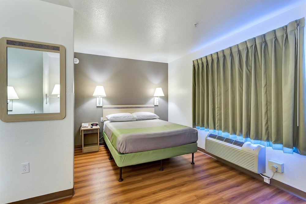 Motel6 Belmont, CA San Francisco Redwood City 17/61
