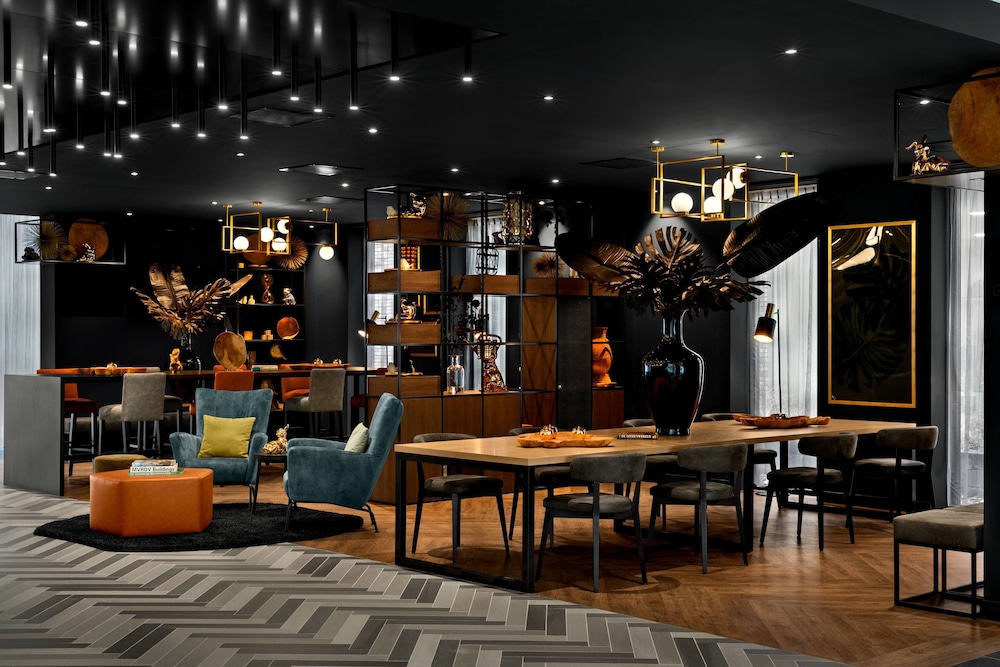 RENAISSANCE AMSTERDAM SCHIPHOL AIRPORT HOTEL 28/36