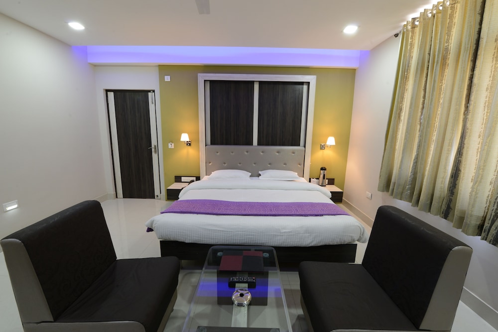 HEERALAL HOTEL 8/22