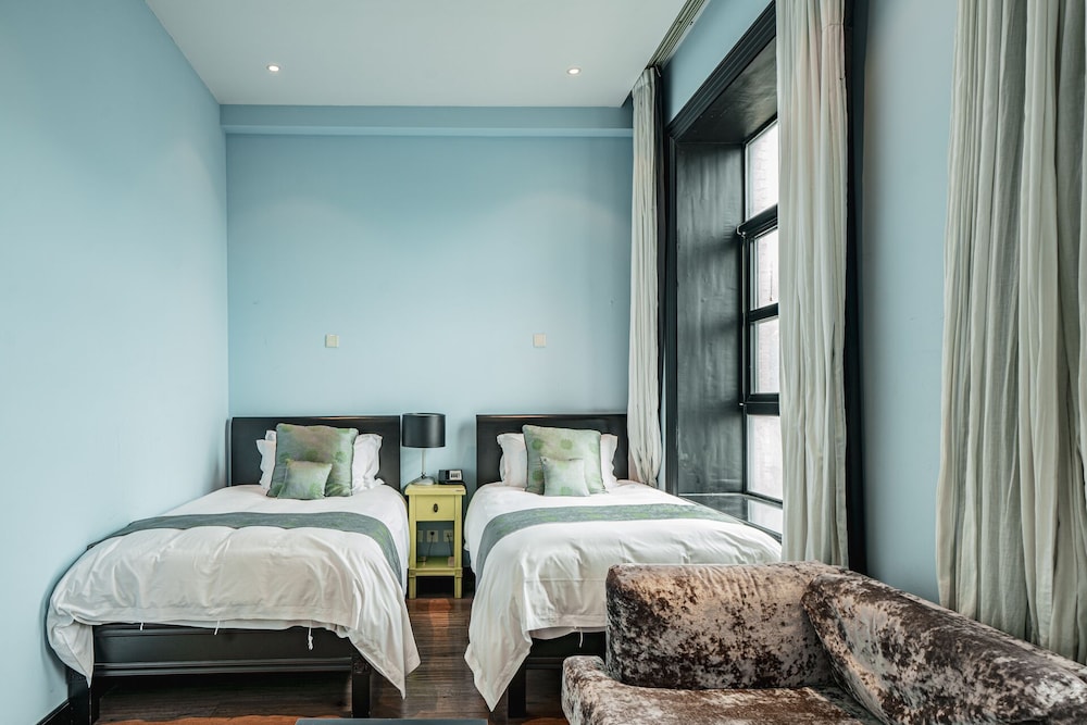 Deluxe, Twin Beds