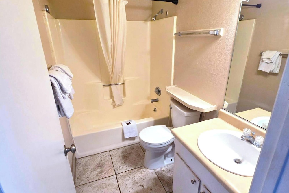 Sands Inn & Suites Lake Havasu City 57/60