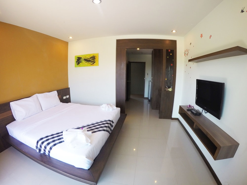 DELUXE, DOUBLE BED