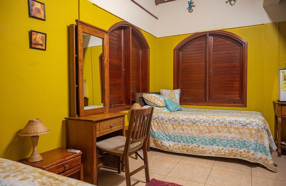 1 BEDROOM, ECONOMY, TWIN BEDS