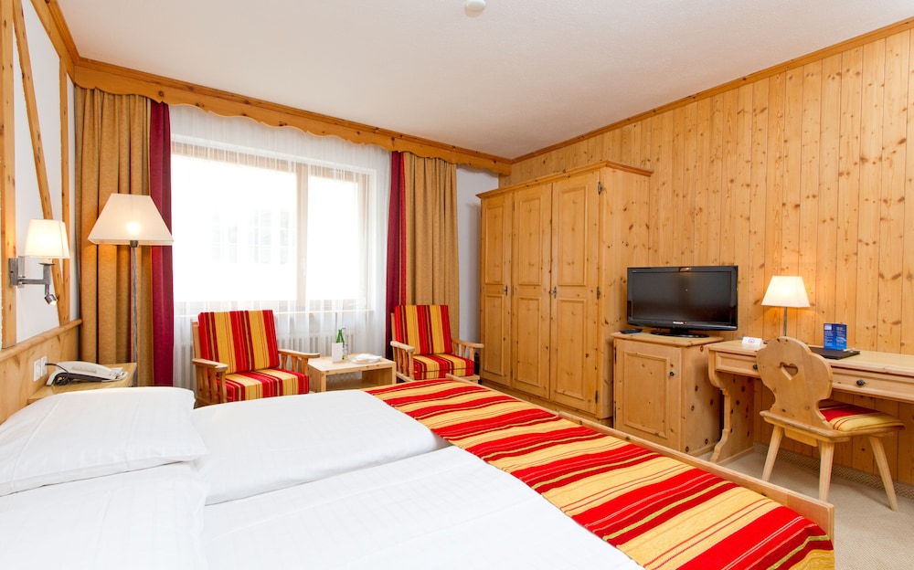 Edelweiss Swiss Quality Hotel 18/48