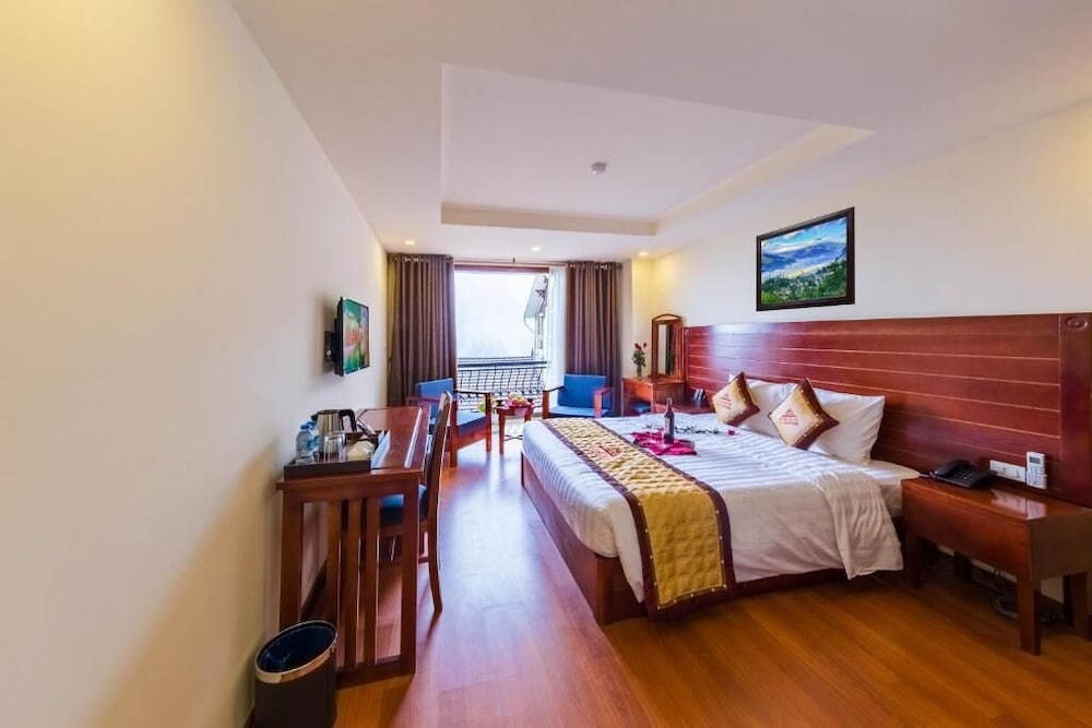 DELUXE, DOUBLE BED