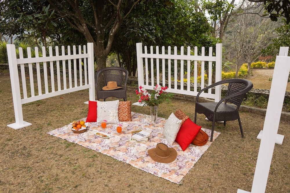 Country Inn Nature Resort Bhimtal 42/46