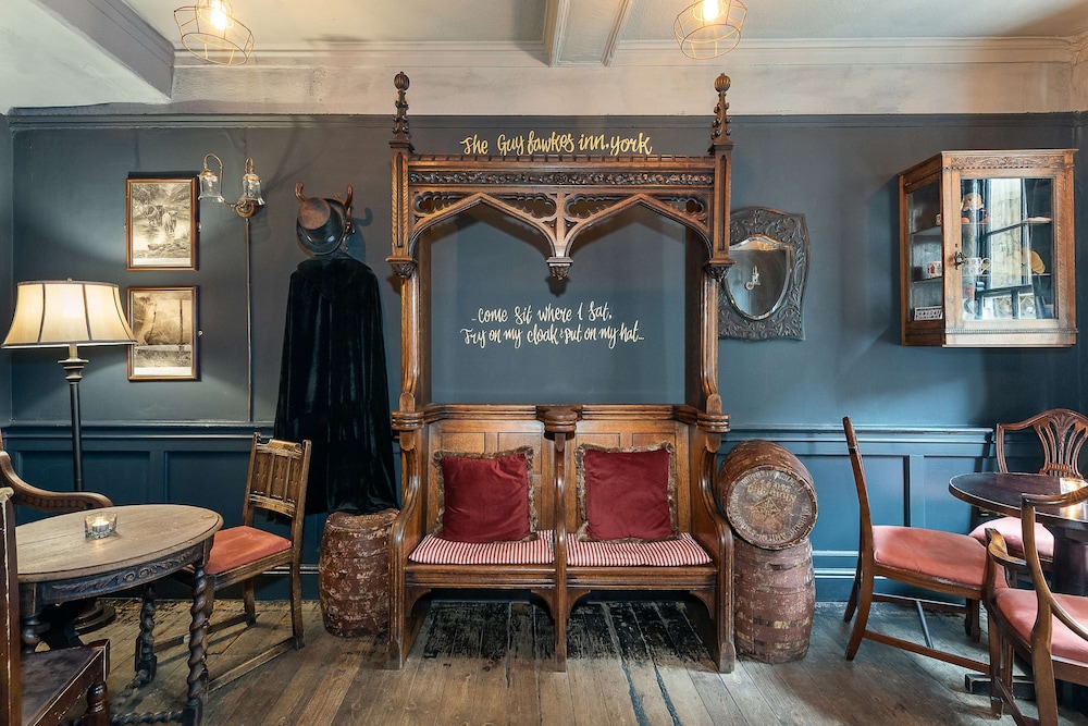 Guy Fawkes Inn 47/63