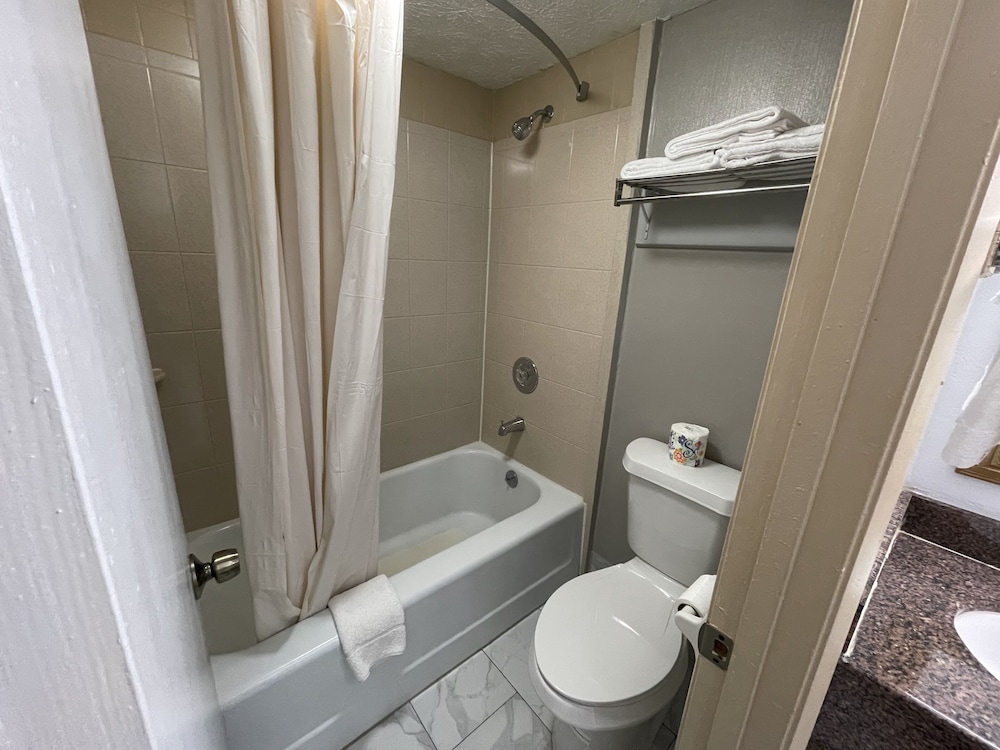 Fairbridge Inn Suites Mcdonoughga 14/52