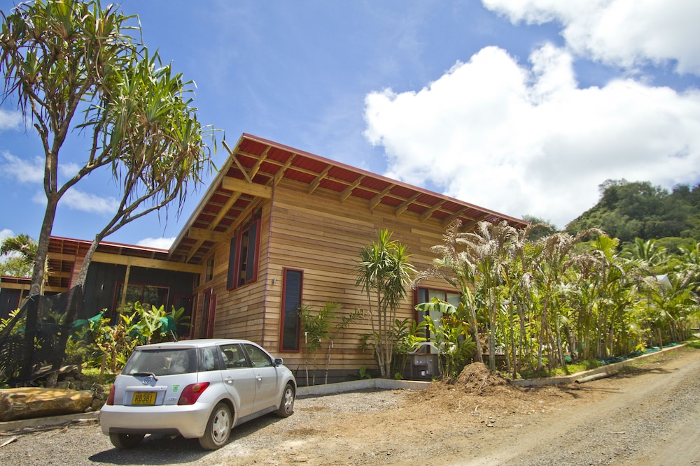 Paradise Holiday Homes Rarotonga 16/19