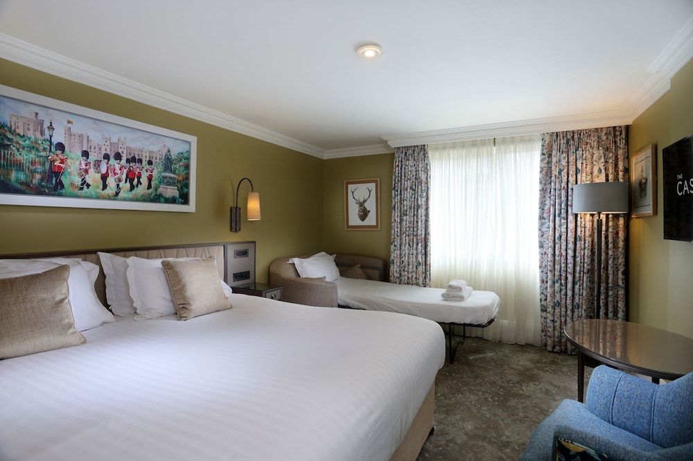 Classic, Queen Bed, City View, Sofa, Park Wing