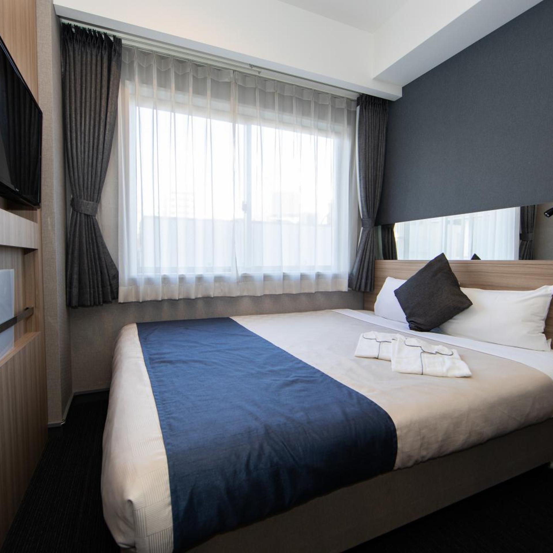 Moderate, King Bed