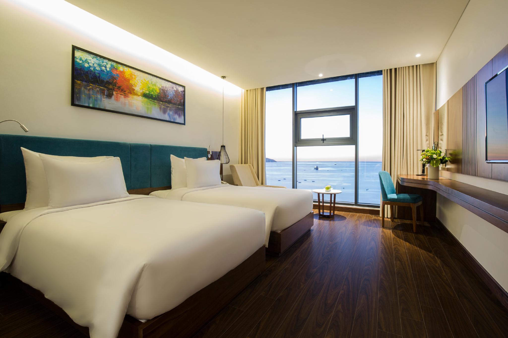 Room at Maximilan Danang Beach Hotel, DA NANG