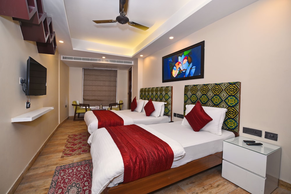Staybook Hotel Nitya Maharani 17/50