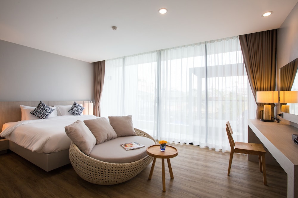 SALA, DELUXE