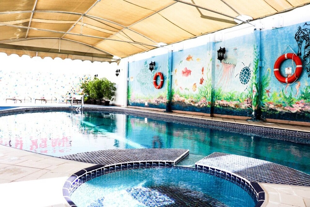 swimming pool spa