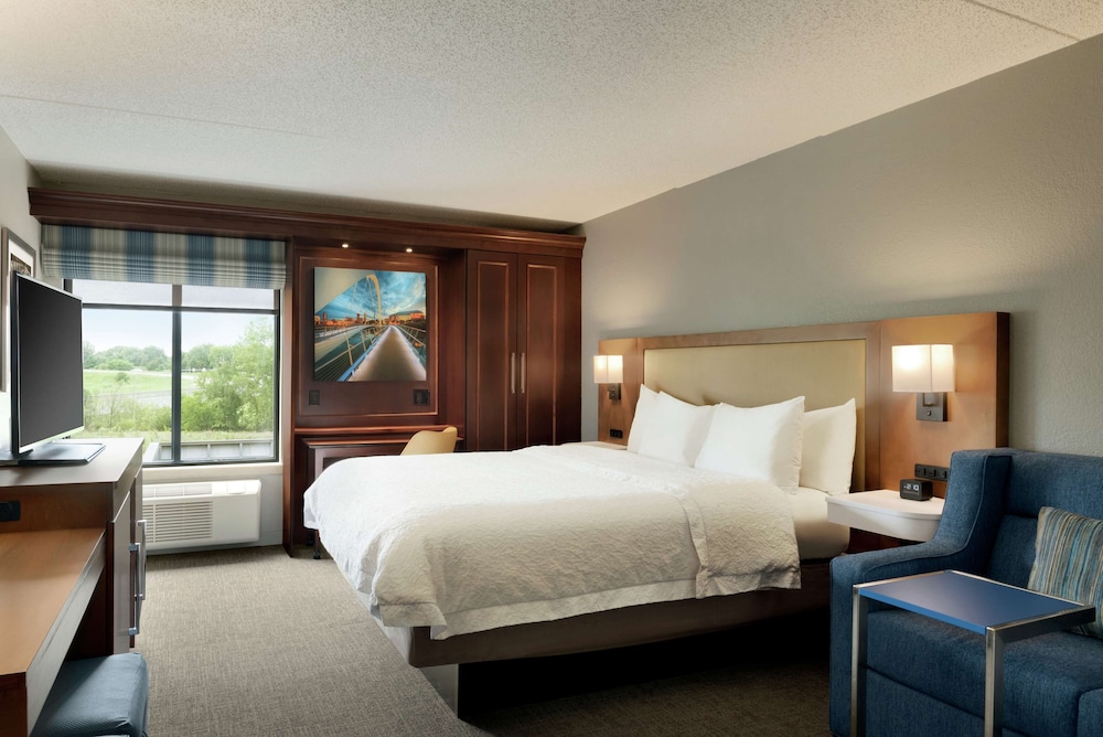 Hampton Inn West Des Moines Lake Drive 12/43