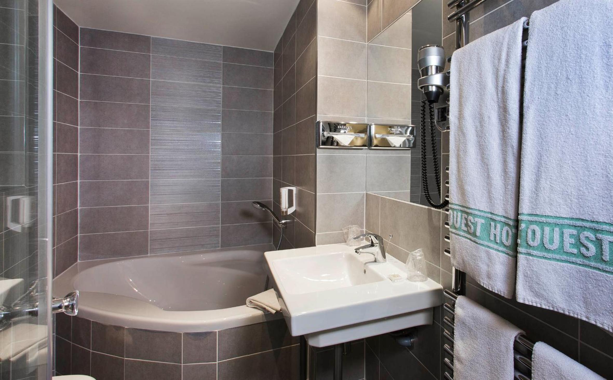 Louest Hotel 43/50