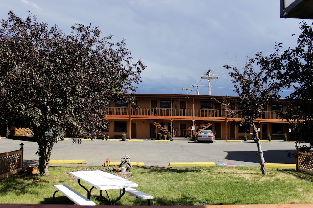 Country Motor Inn 6/64
