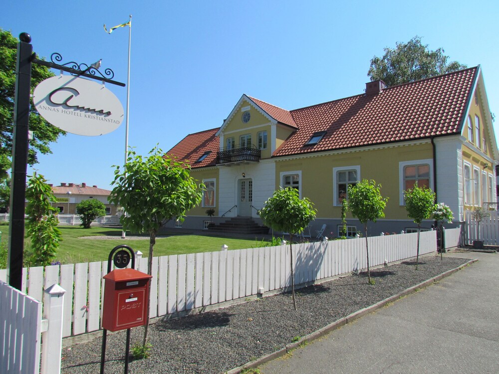 Annas Hotell 3/50