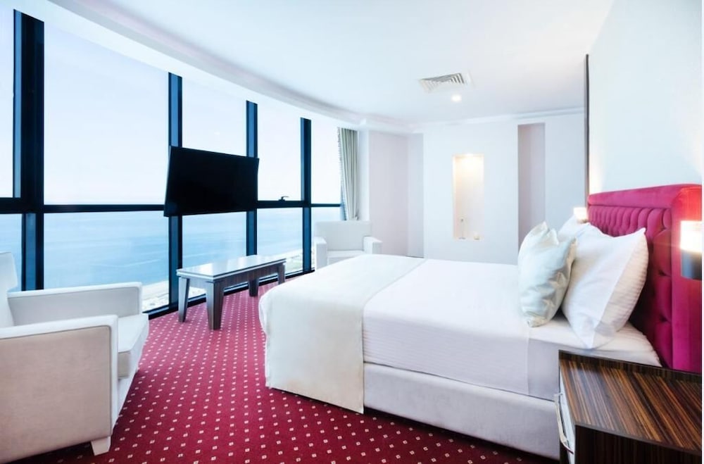 Sky Tower Hotel 23/68