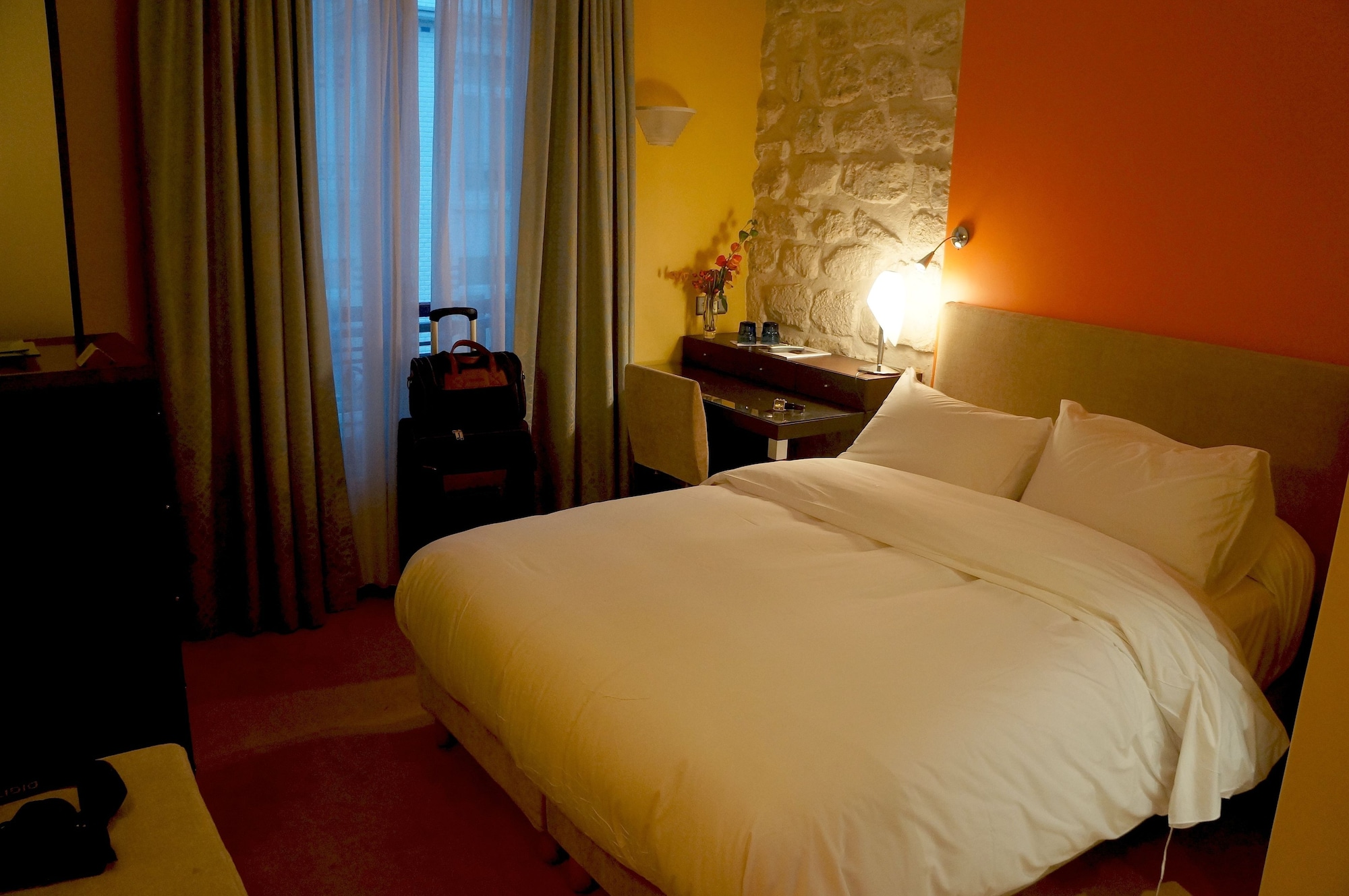 SUPERIOR, DOUBLE BED