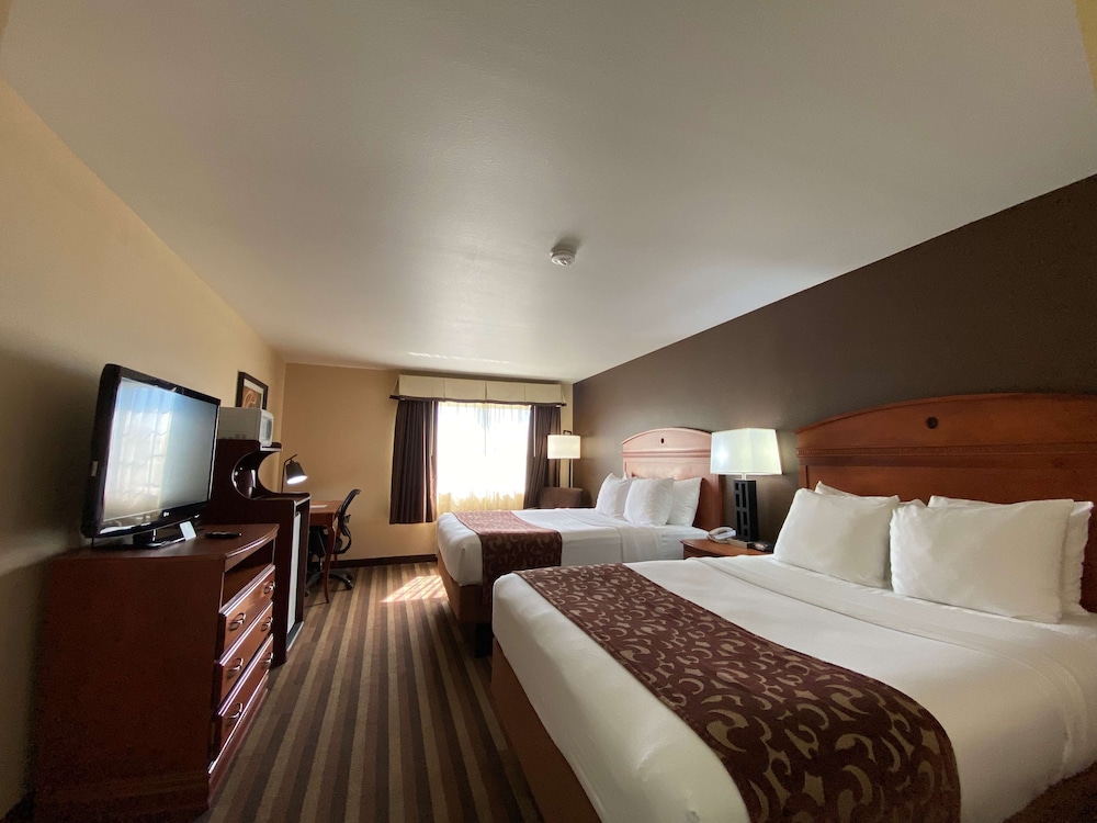 Best Western Manhattan Inn 7/32