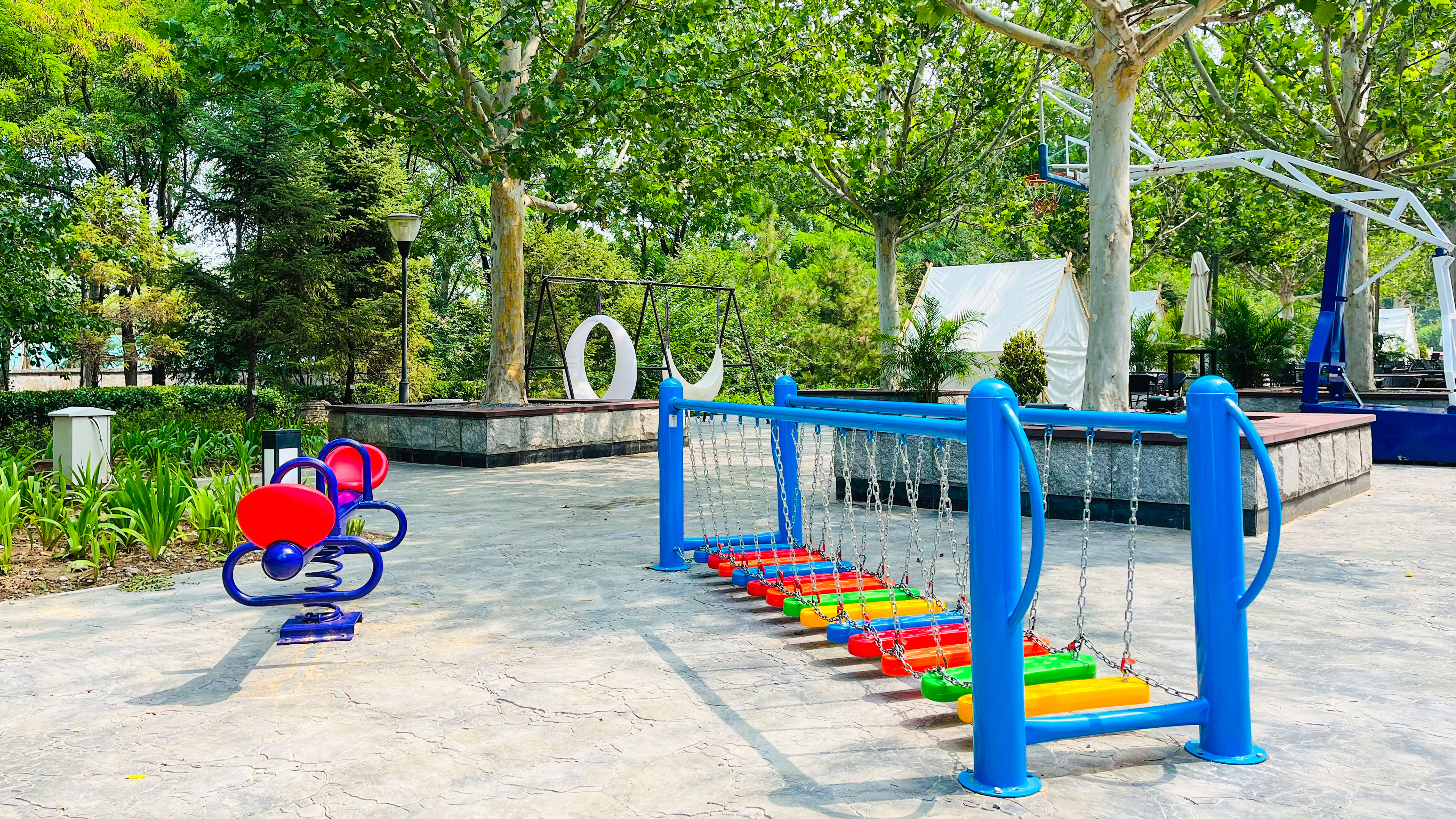 Holiday Inn Beijing Shijingshan Parkview 70/78